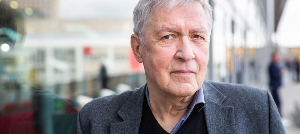 Gert Loschütz: „Drei Schritt hoch in der Luft“
