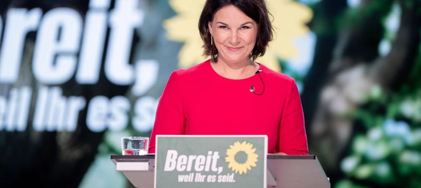 Baerbock wirbt für Veränderung, um Sicherheit zu schaffen