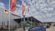 Prozess um Ladesäulen: Wird Laden an der Autobahnraststätte so teuer wie das Tanken?