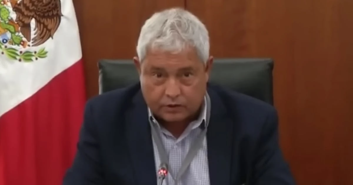 ¿Quién es Carlos Velázquez de León el abogado detrás del enfrentamiento viral con Noroña?