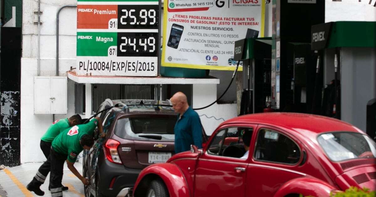 ‘Tope’ al precio de las gasolinas en México arranca HOY: ¿En qué estados se vende en menos de 24 pesos?