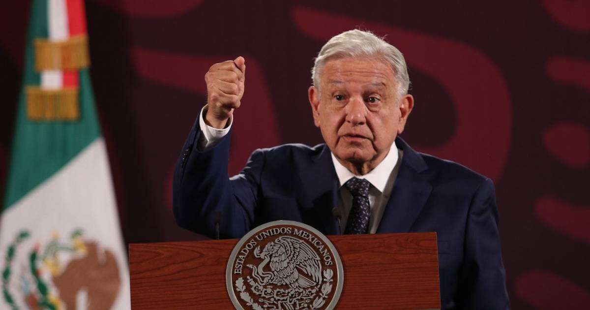 ¿Indirecta? AMLO ‘presume’ a Sheinbaum que ‘eligió muy bien’ a titulares de Sedena y Marina