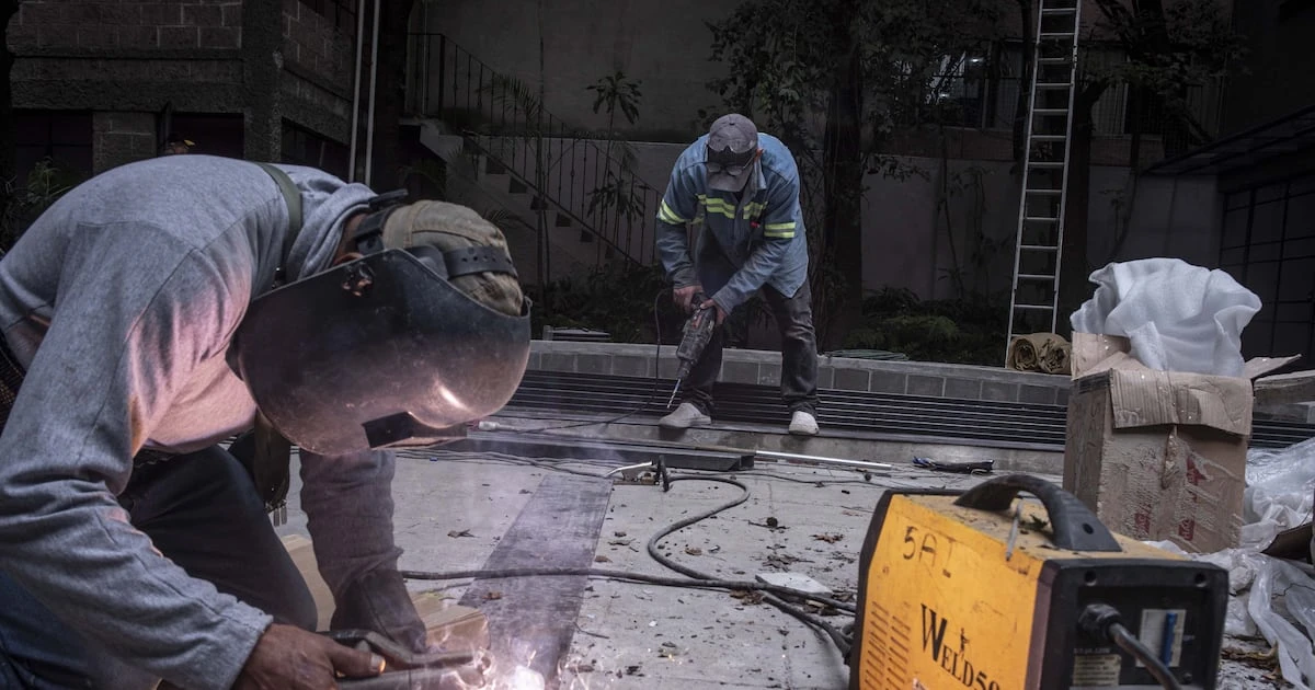 Actividad industrial en México acentúa debilitamiento