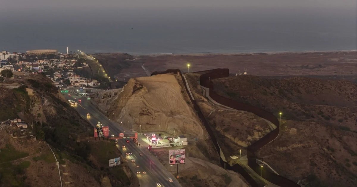 Republicanos cuestionan ‘lanota’ para construir el muro fronterizo de EU con México 