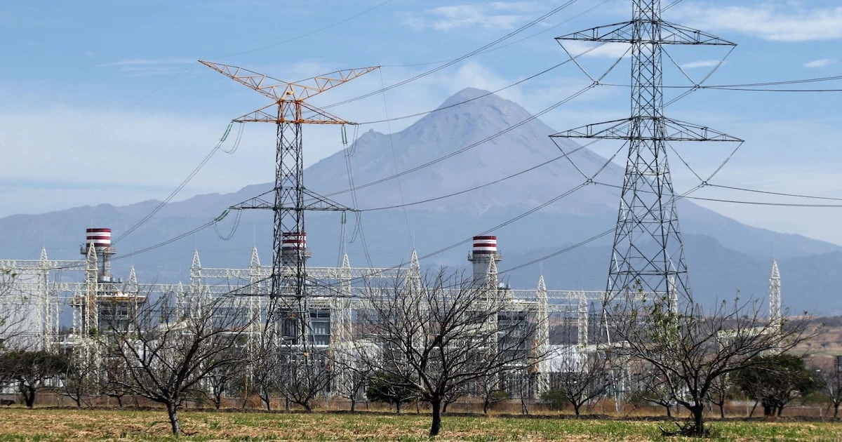 Sistema eléctrico cuenta con 12% de reservas, por lo que no será necesario desconectar usuarios: CFE