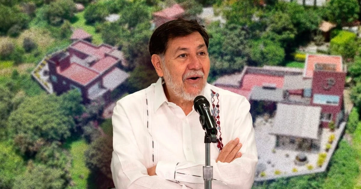 Comuneros protestan afuera de la casa de Fernández Noroña en Tepoztlán; senador culpa al alcalde