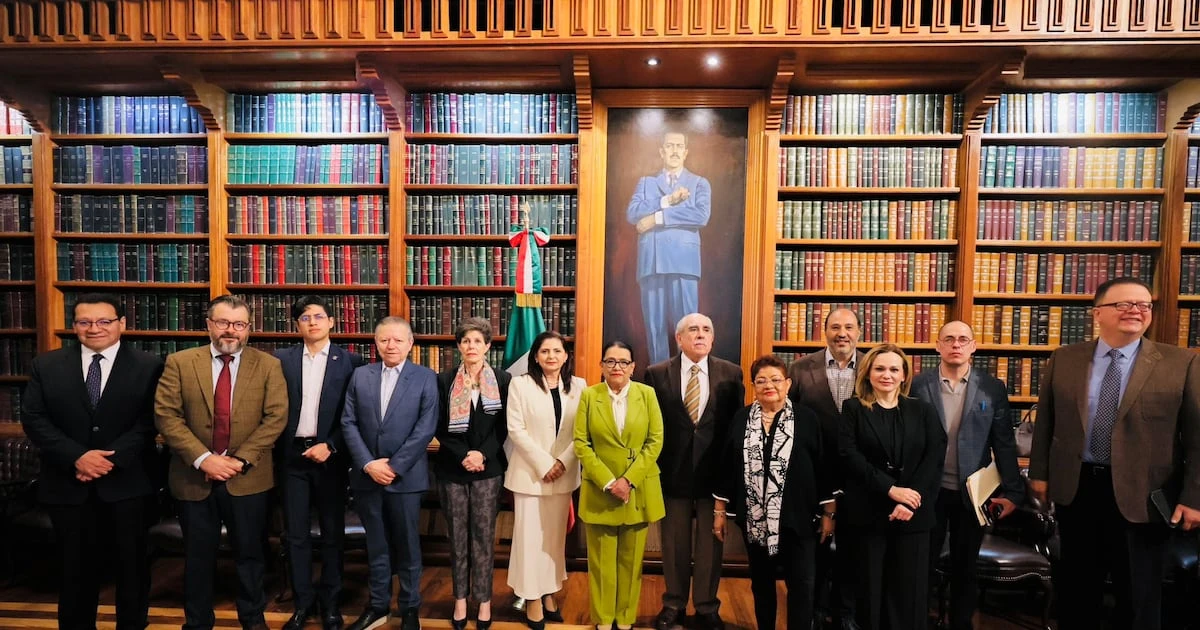 Rosa Icela Rodríguez encabeza reunión de Comisión Presidencial para la Reforma Electoral con Mónica Soto