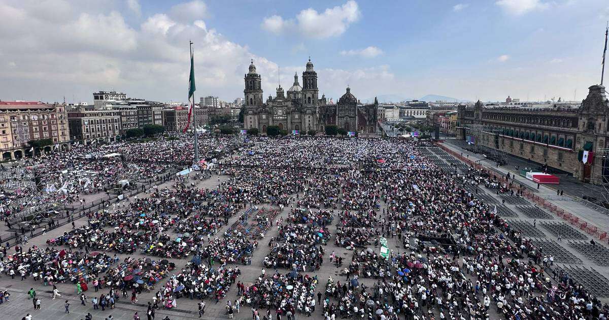 Madres buscadoras quedan aisladas del Zócalo de AMLO: Vallas dividen el escenario del informe y la protesta