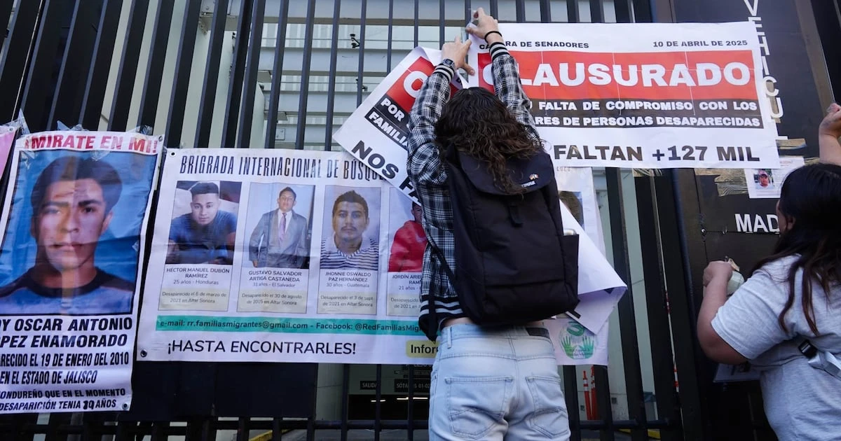 Madres buscadoras clausuran simbólicamente el Senado; piden a Noroña disculparse por revictimizarlas