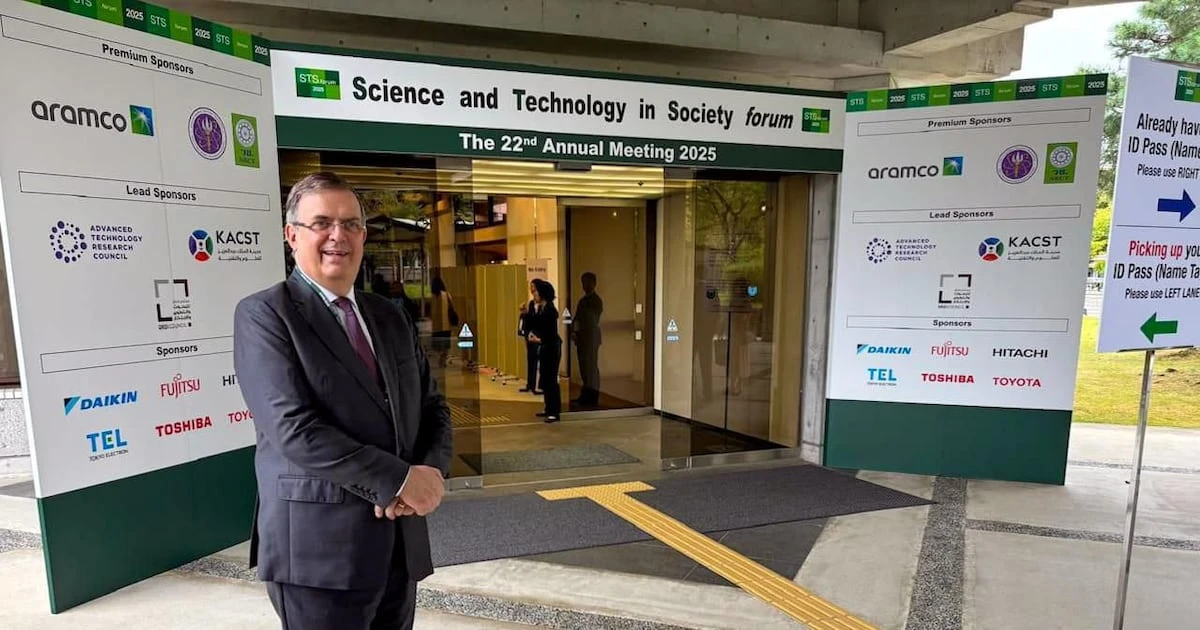 El secretario de Economía, Marcelo Ebrard, detalla en Japón la celebración en México del STS Forum
