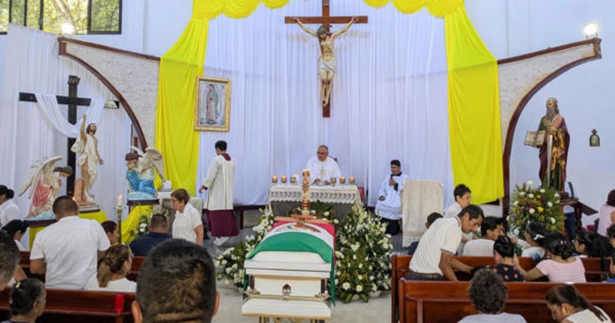 ‘Viva la Cadete Sánchez’: Así fue el funeral de la marina que murió por choque del Cuauhtémoc 