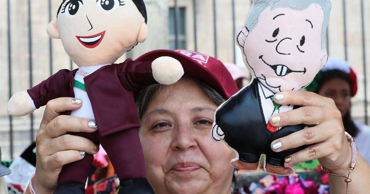 ‘Adoro a este hombre’: Seguidores de AMLO se preparan para su último informe de Gobierno