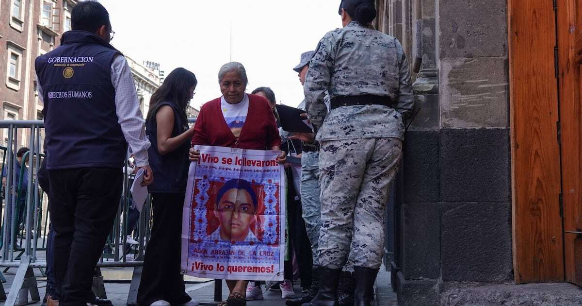 Sheinbaum se reúne con padres de los 43 normalistas de Ayotzinapa: Propone nueva investigación