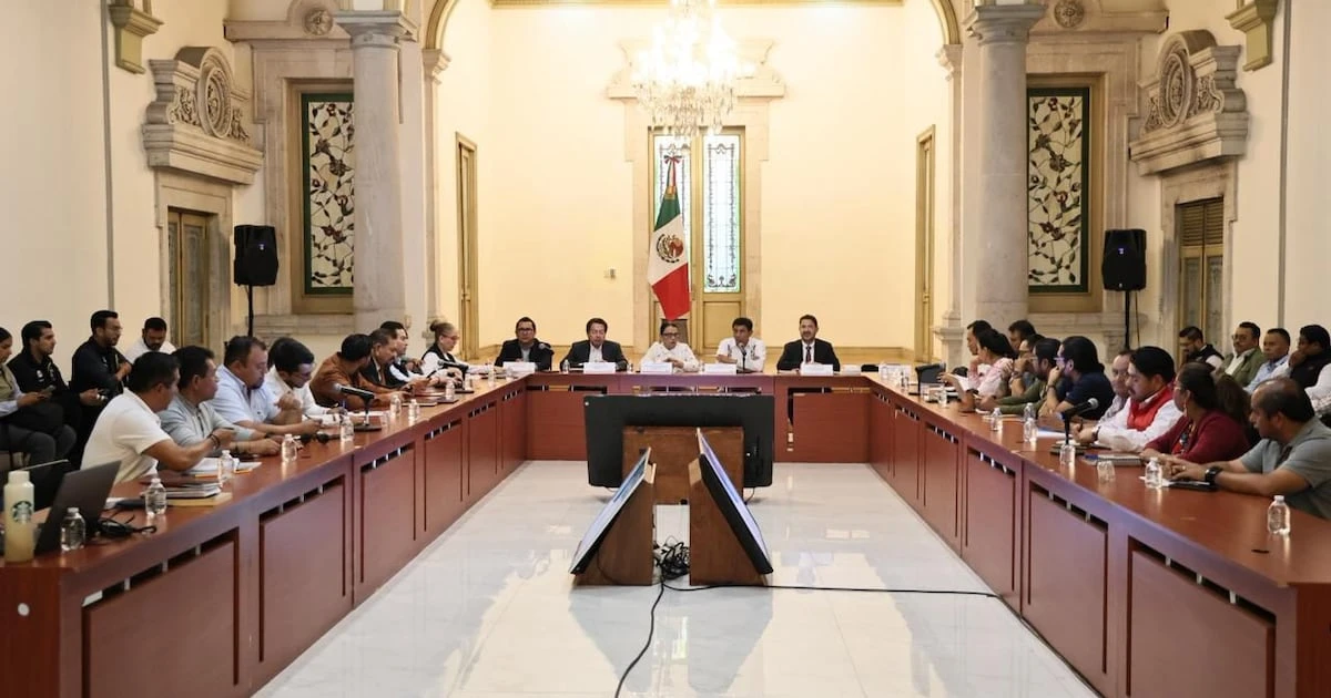 Gobierno de México sostiene reunión tripartita con integrantes de la CNTE