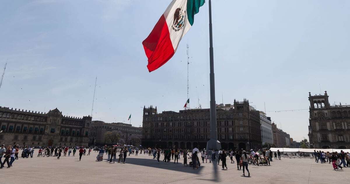 ¿Habrá puente el Día de la Bandera? Esto dice la ley sobre el 24 de febrero