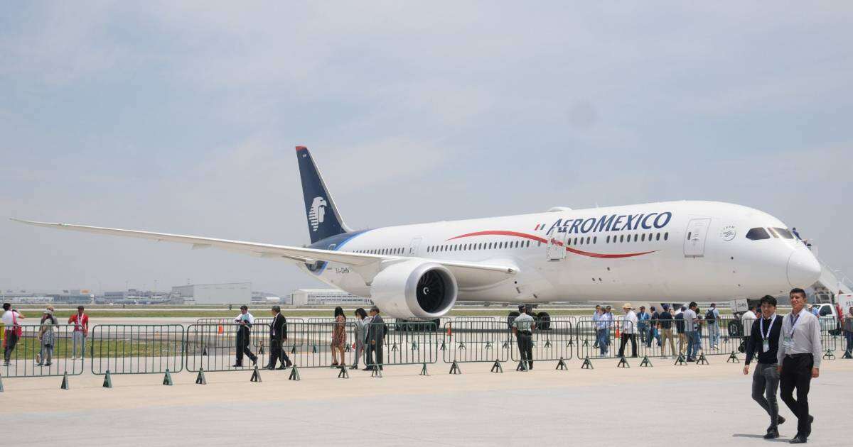 Pilotos de Aeroméxico denuncian que empresa no les paga sueldos al 100% 