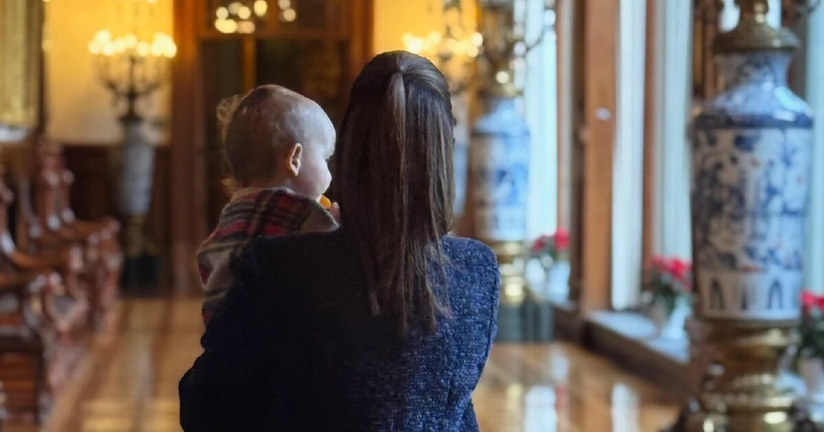 Sheinbaum llama a cuidar a las madres ‘no sólo el 10 de mayo’; buscadoras gritan: ‘Nada qué celebrar’