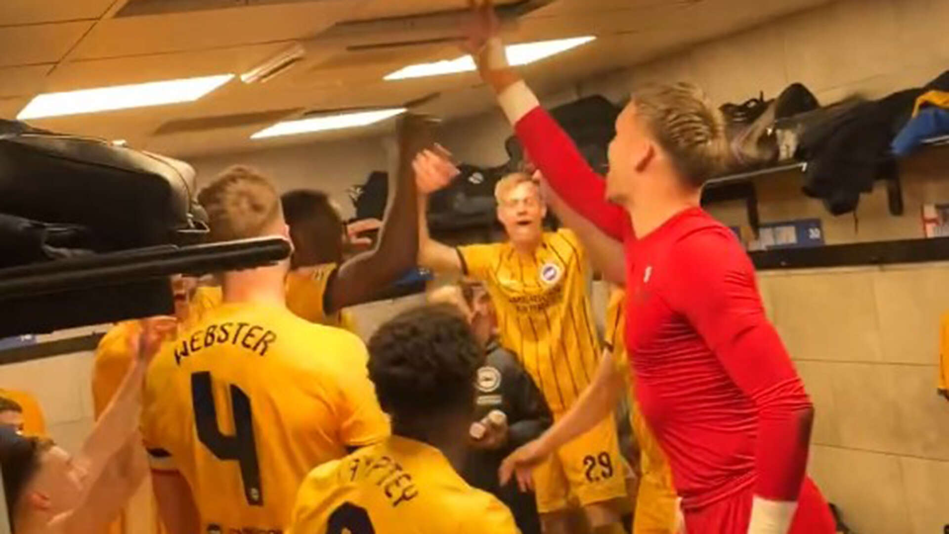 Fans can't believe Prem dressing room 'worse than Sunday League'