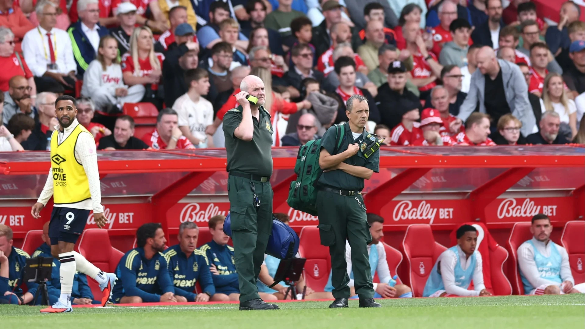 Nottingham Forest v West Ham clash delayed for medical emergency