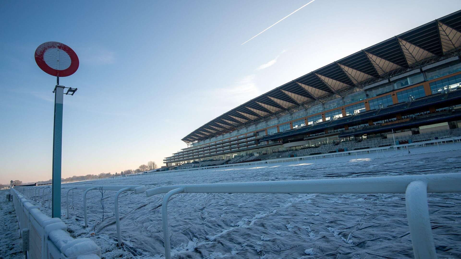 Racing braced for winter wipeout with multiple meetings at risk in cold snap