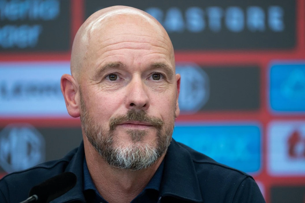 Ten Hag 'makes first signing' as he raids Prem - but it's not from Man Utd