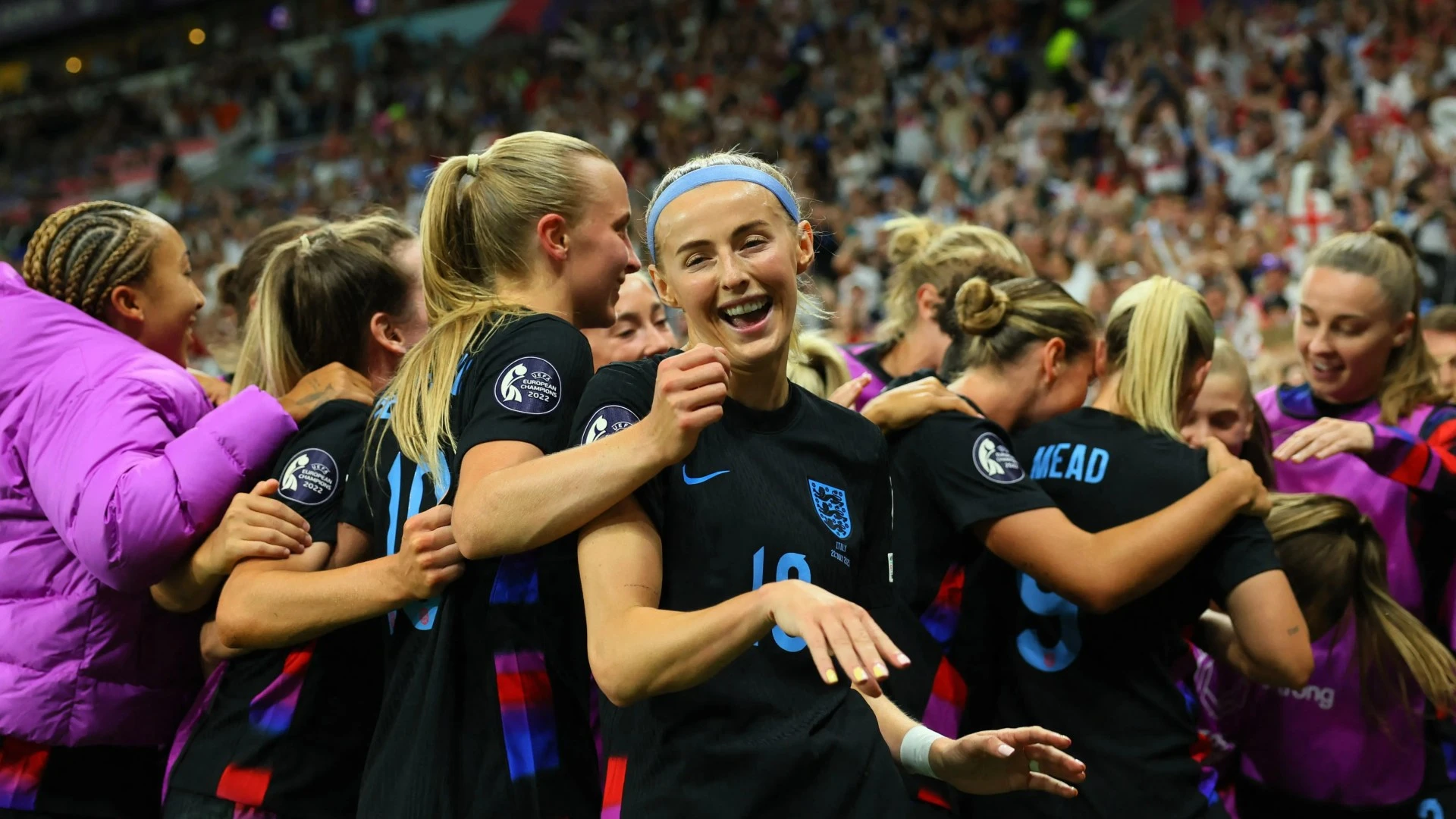 Kelly's late strike completes comeback and fires Lionesses to Euros final