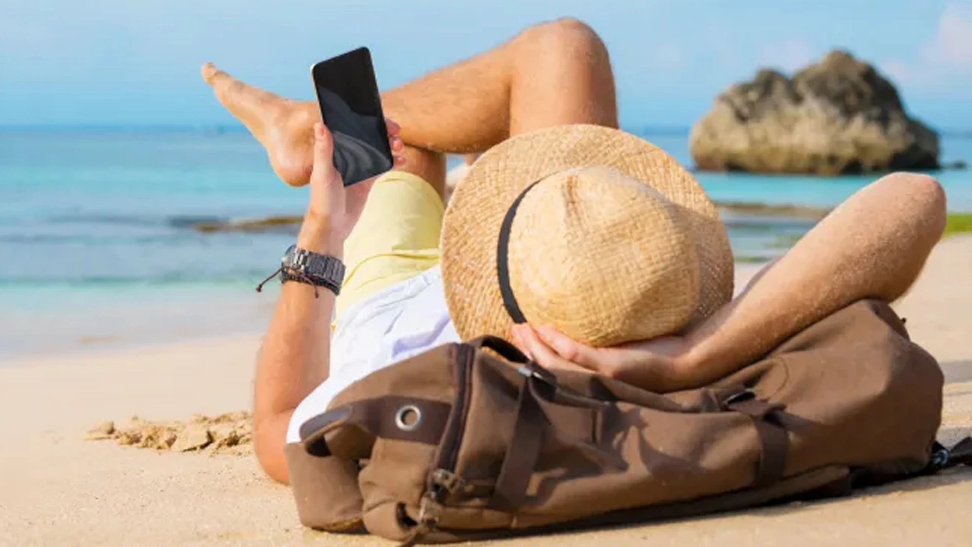 Urgent Apple hot weather warning over '35' rule for Brits that risks costly bill