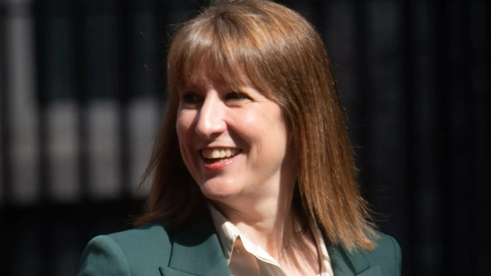 Millions of Brits could be nearly £10,000 better off in savings accounts switch