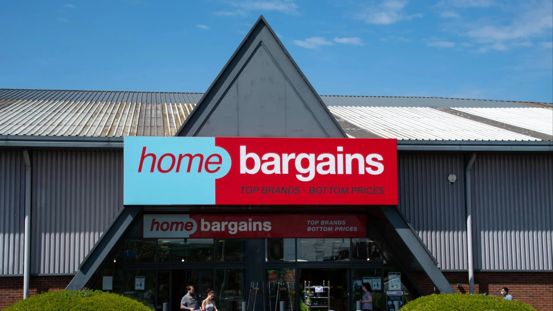 'Home Bargains have done it again', cry shoppers over 'perfect' garden decor