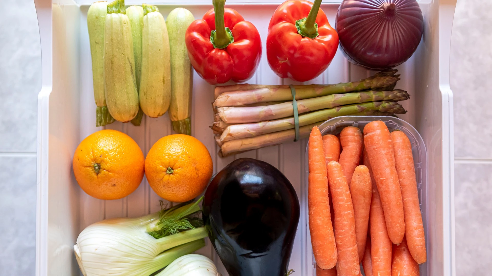 Three ways to pack your fridge with fresh vegetables for as long as possible