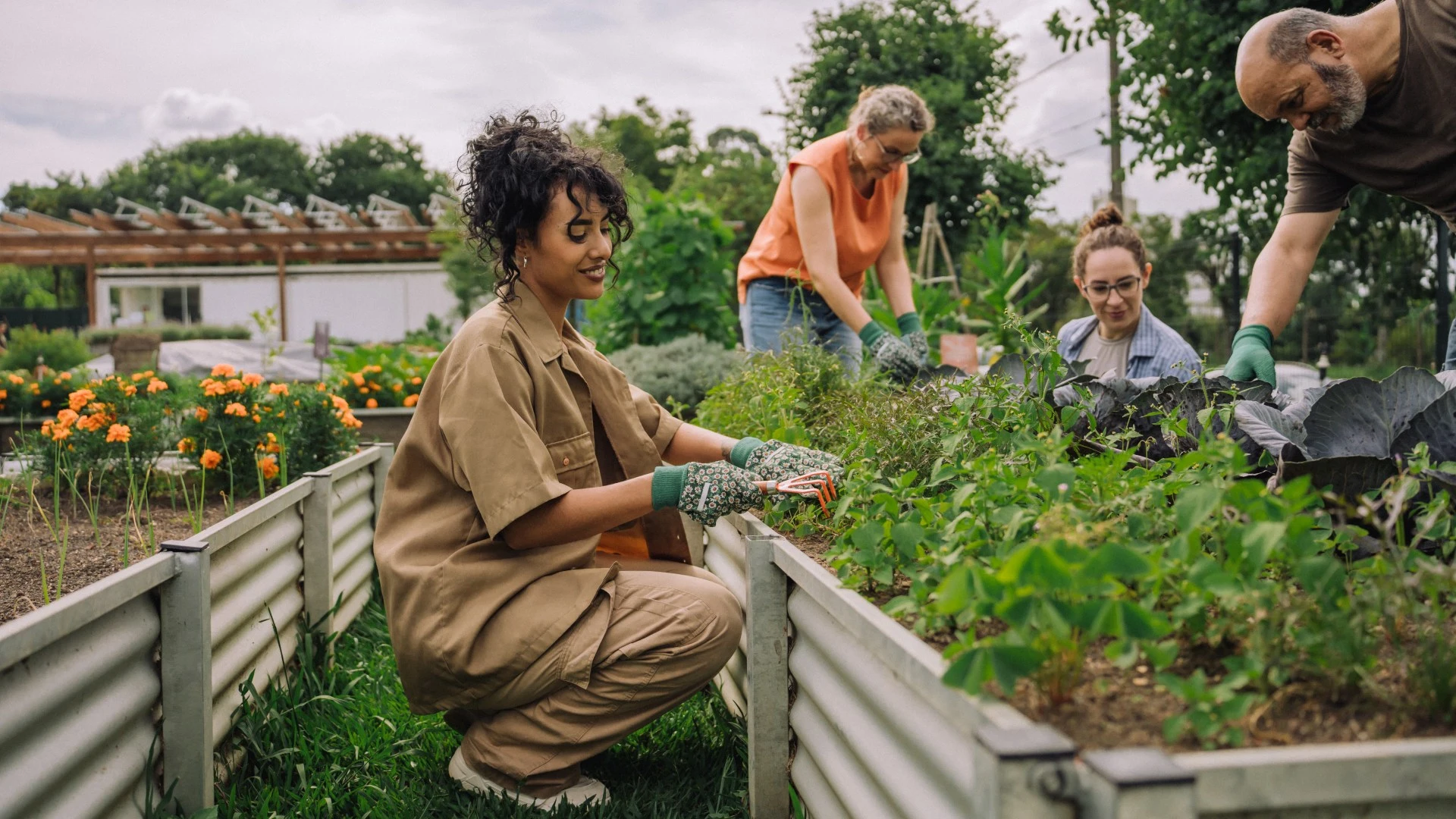 Four savvy tips to sort out your garden by getting involved in the community
