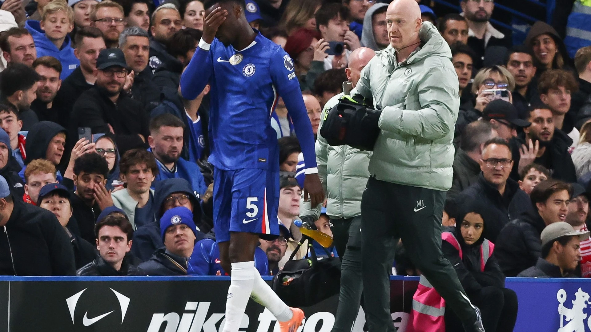 Chelsea injury crisis with one of just two fit centre-backs in bomb squad