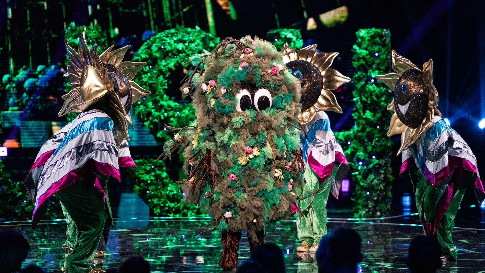 Masked Singer fans call for judges' axe as they fail to spot ‘obvious’ star