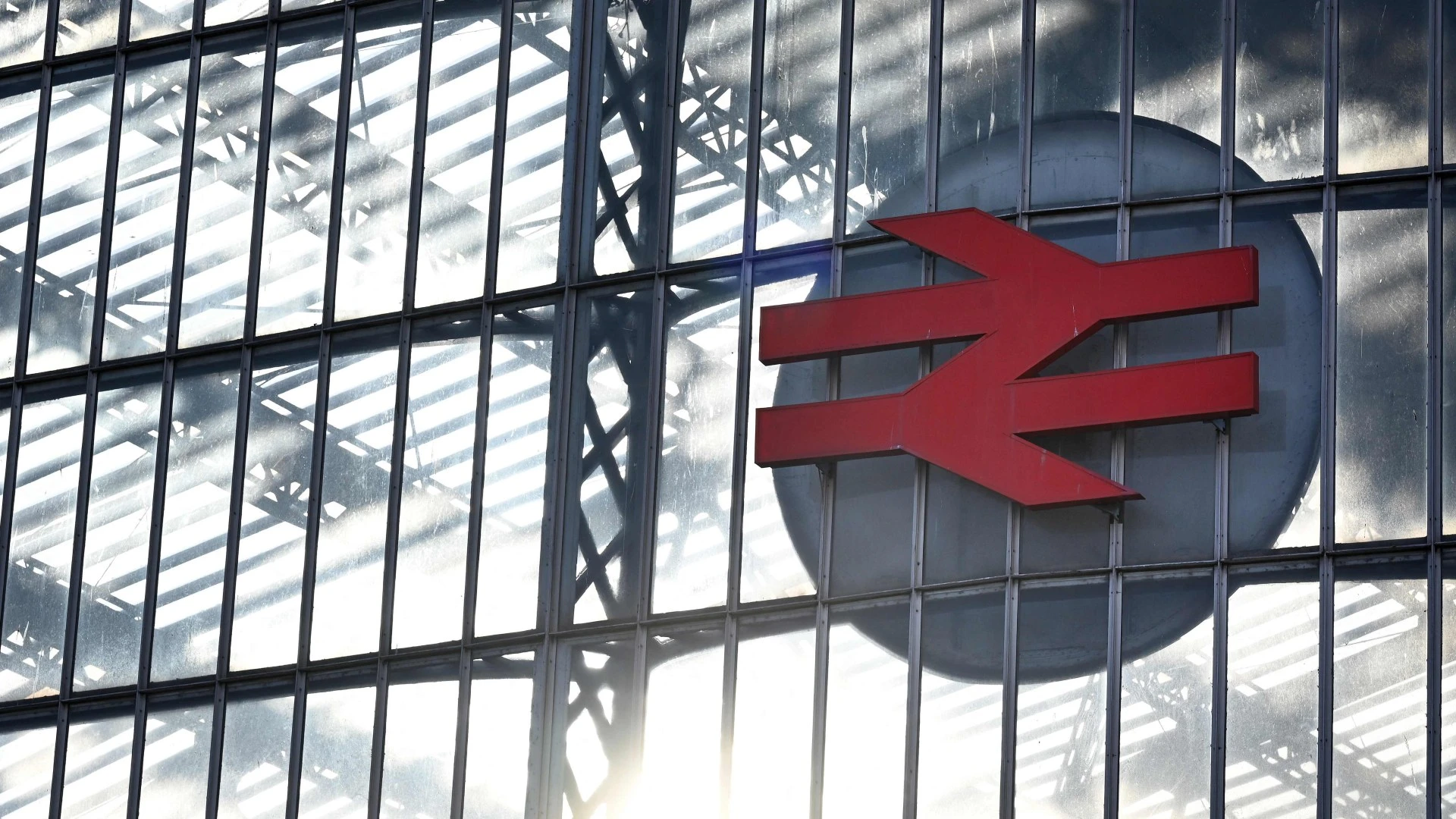 Britain’s busiest railway is shutting for 3 WEEKS next month for £20m demolition