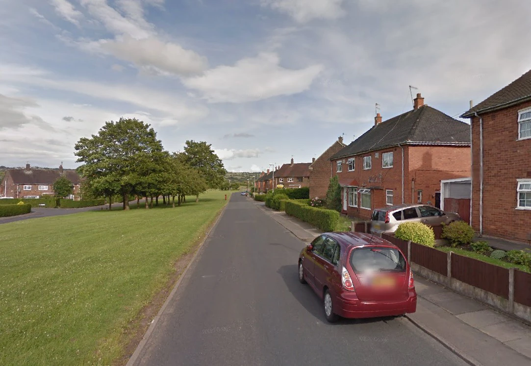 Hunt for 'suspicious' man in 30s who 'approached' schoolgirl as parents warned