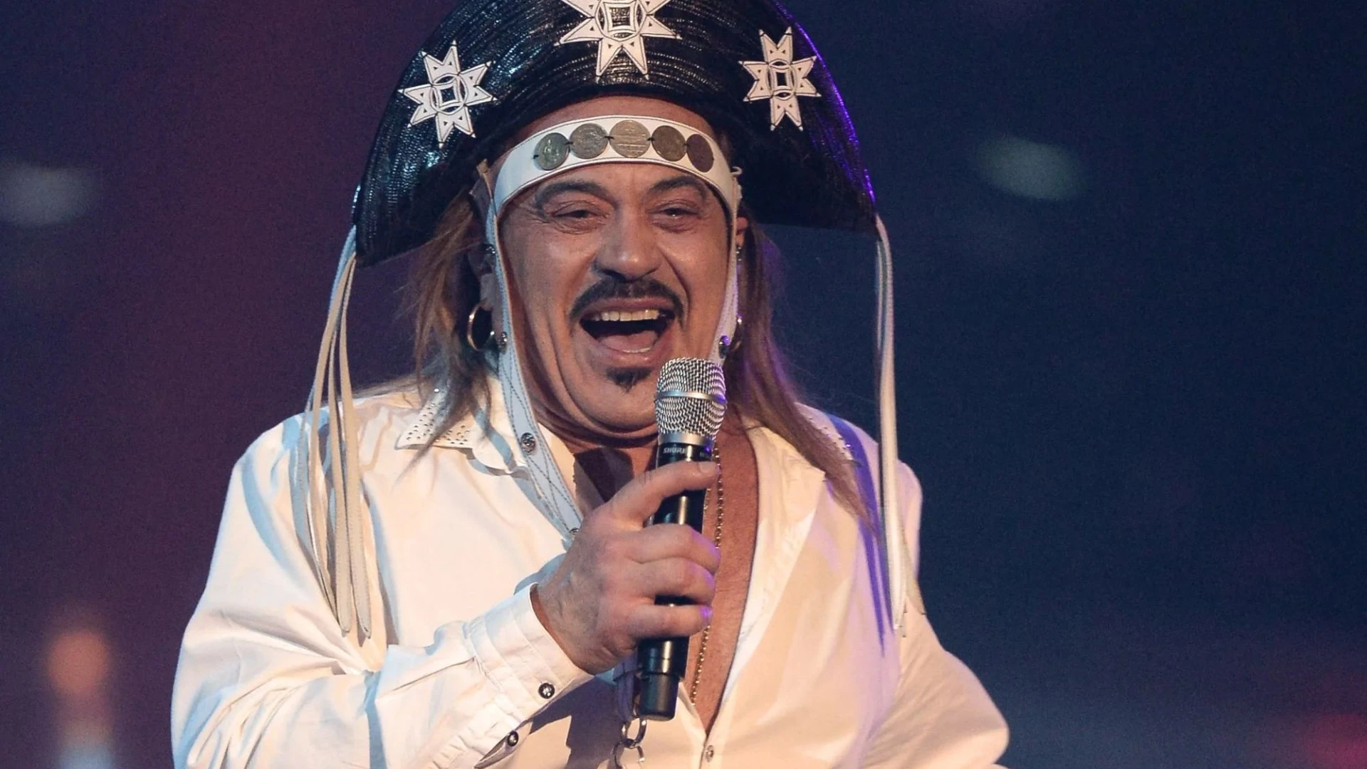 X Factor legend Wagner, 69, stuns fans with HUGE muscles after body transformation