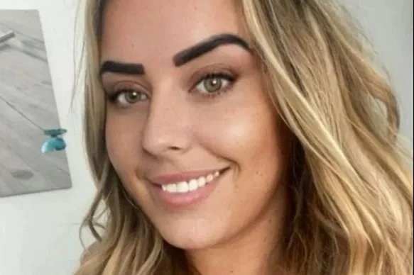 Woman, 32, with 'heart of gold' stabbed to death in flat as family pay tribute