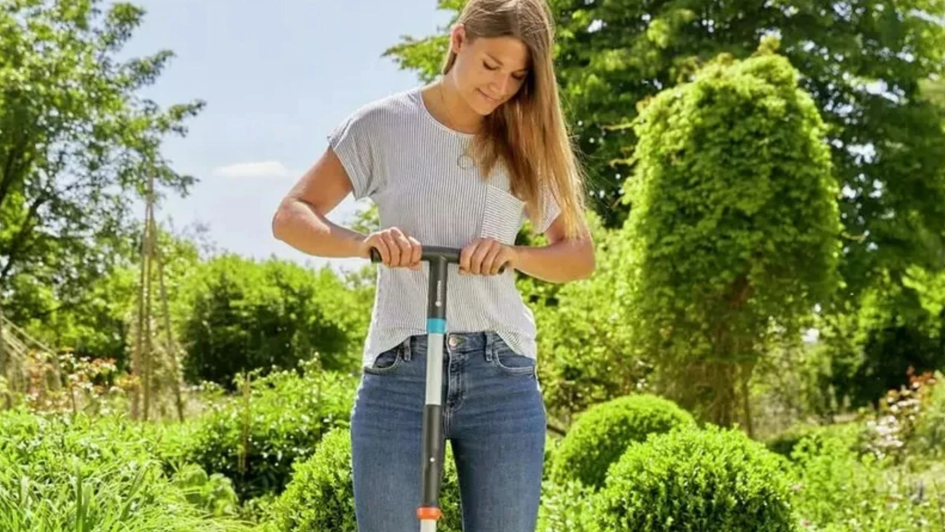The Argos gadget that removes dandelions & cuts weeding time ‘in half’