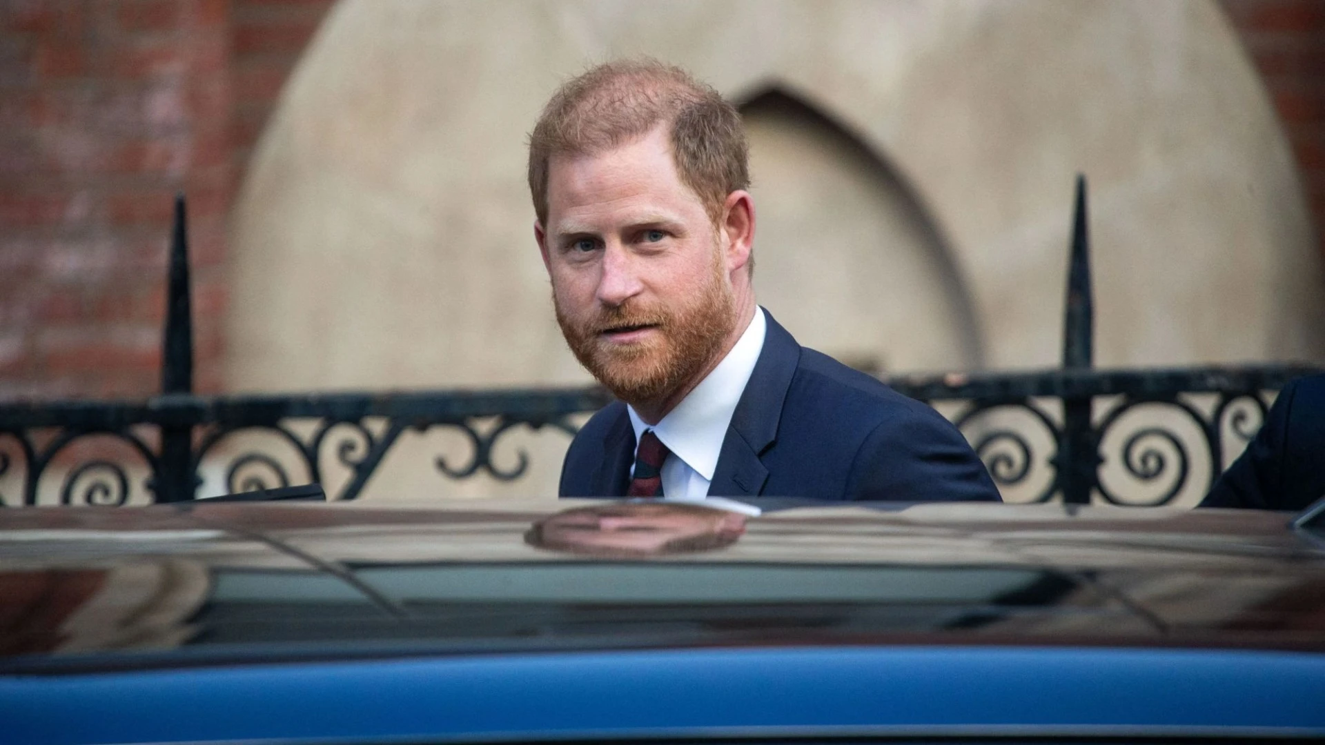 Harry says axing police protection was a plot to force him & Meg back to UK