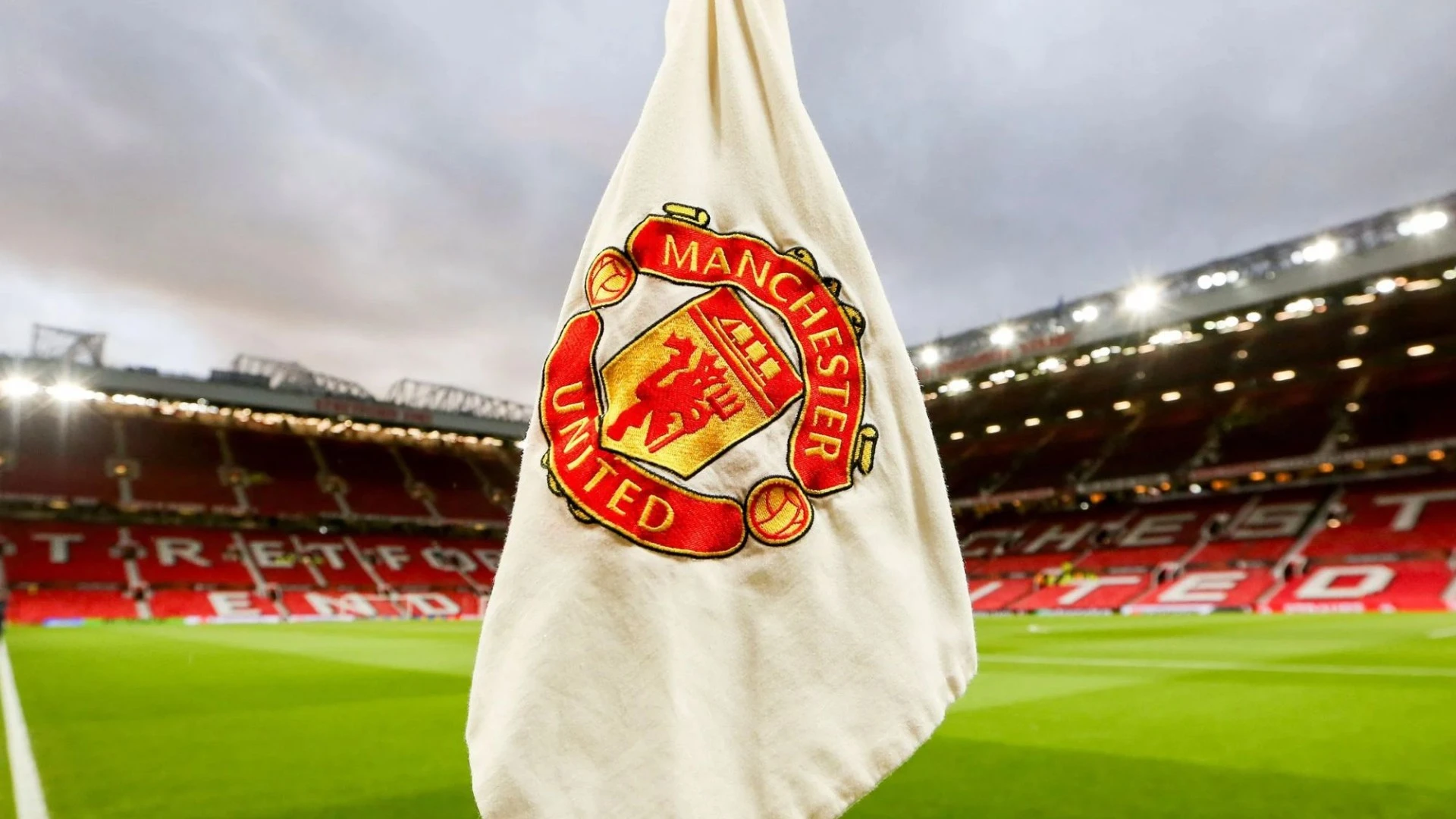 Man Utd hero steps in to raise cash for ex players after Sir Jim pulls funding