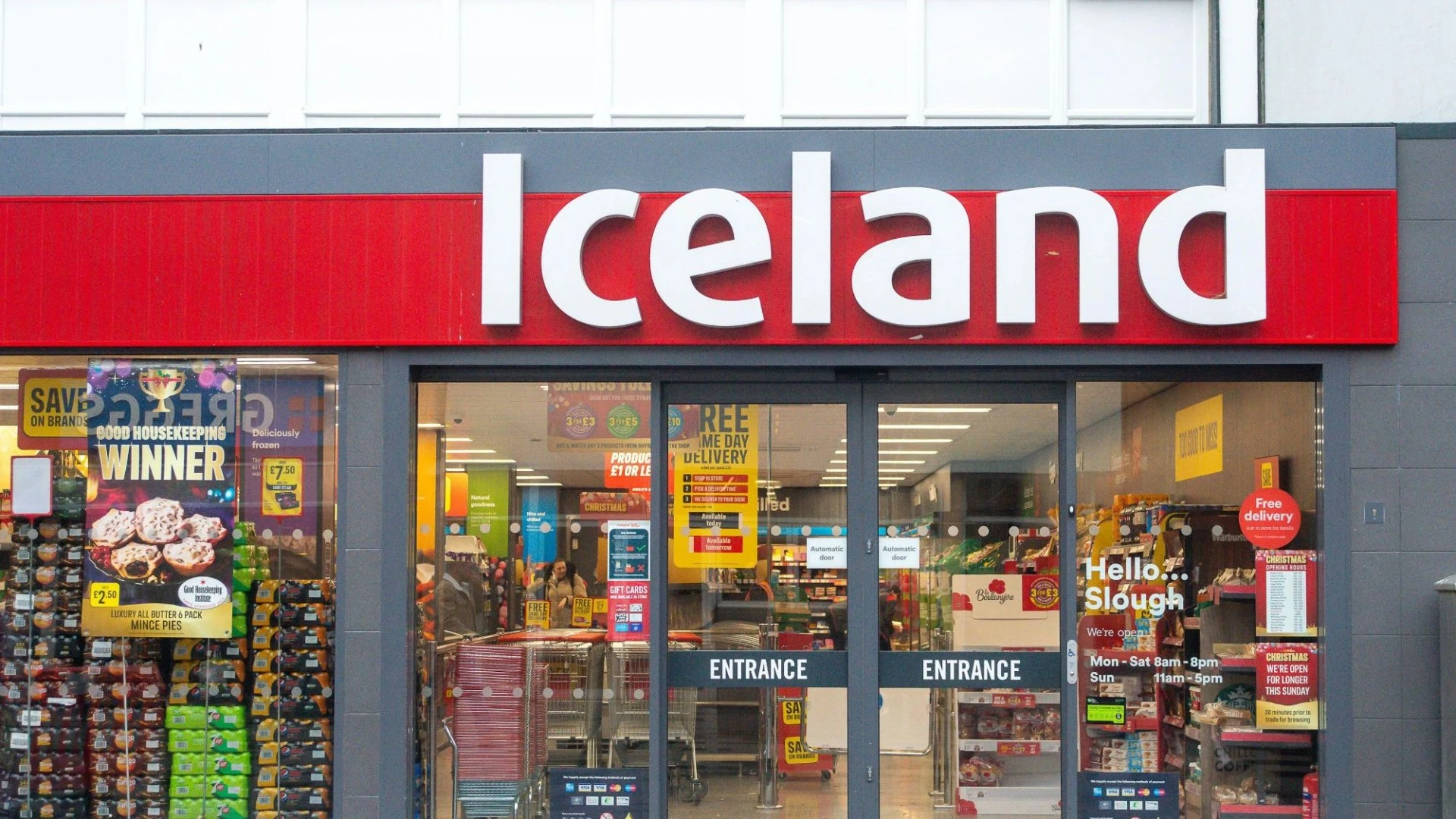 Bargain hunters clearing shelves of Iceland’s £2.50 ‘plate-sized’ tasty treat