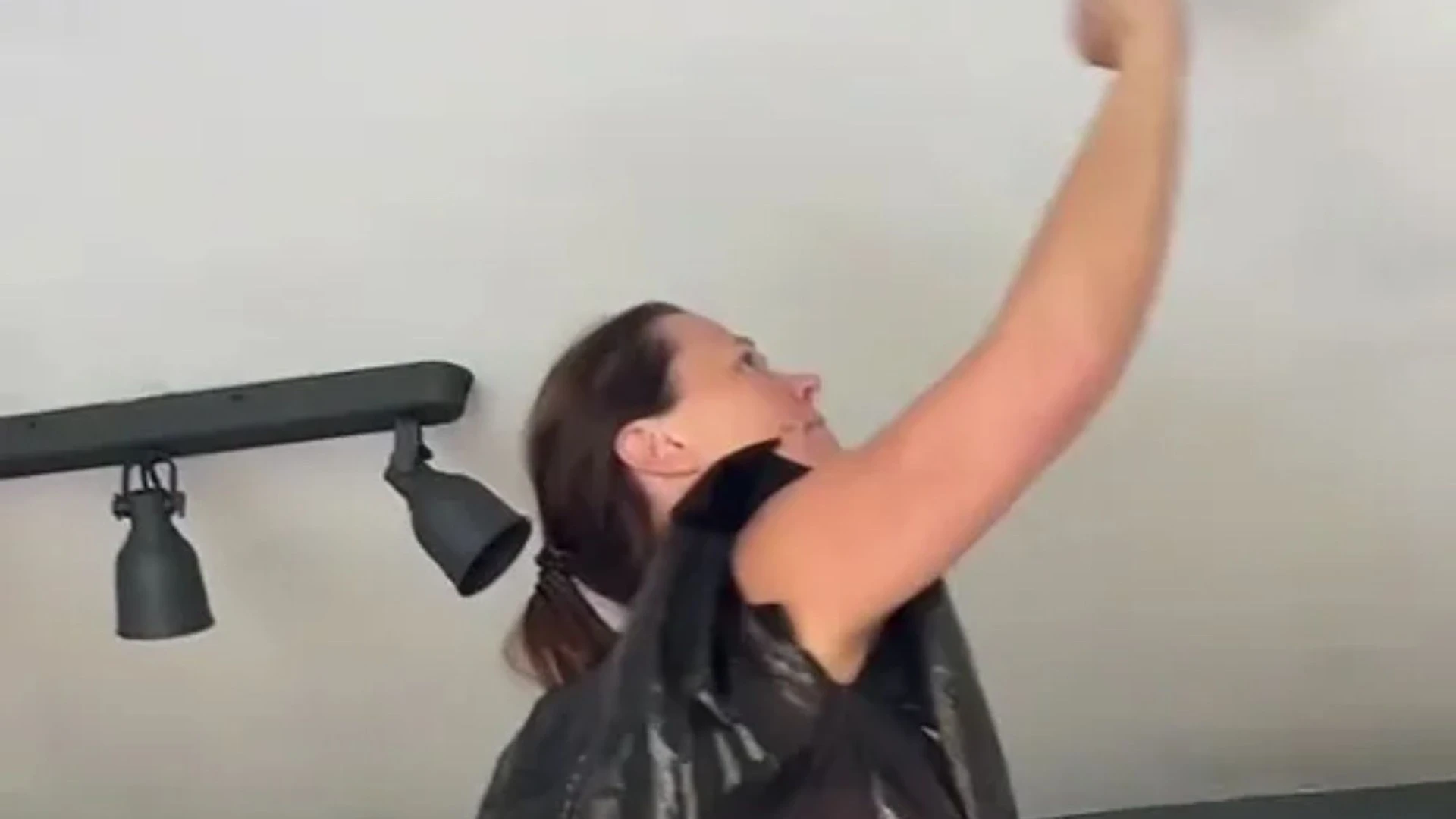 Daughter shows 'genius' way mum protects her clothes while painting her home