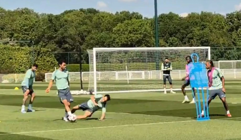 Man Utd fans think Spurs star still working for club after wiping out Johnson