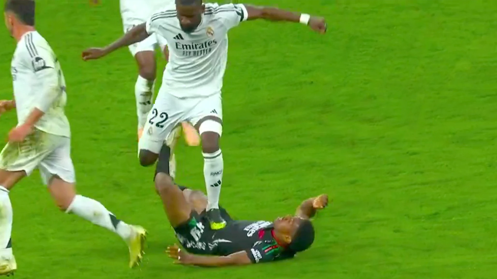 Arsenal star Lewis-Skelly trolls Rudiger after Real Madrid star's horror stamp