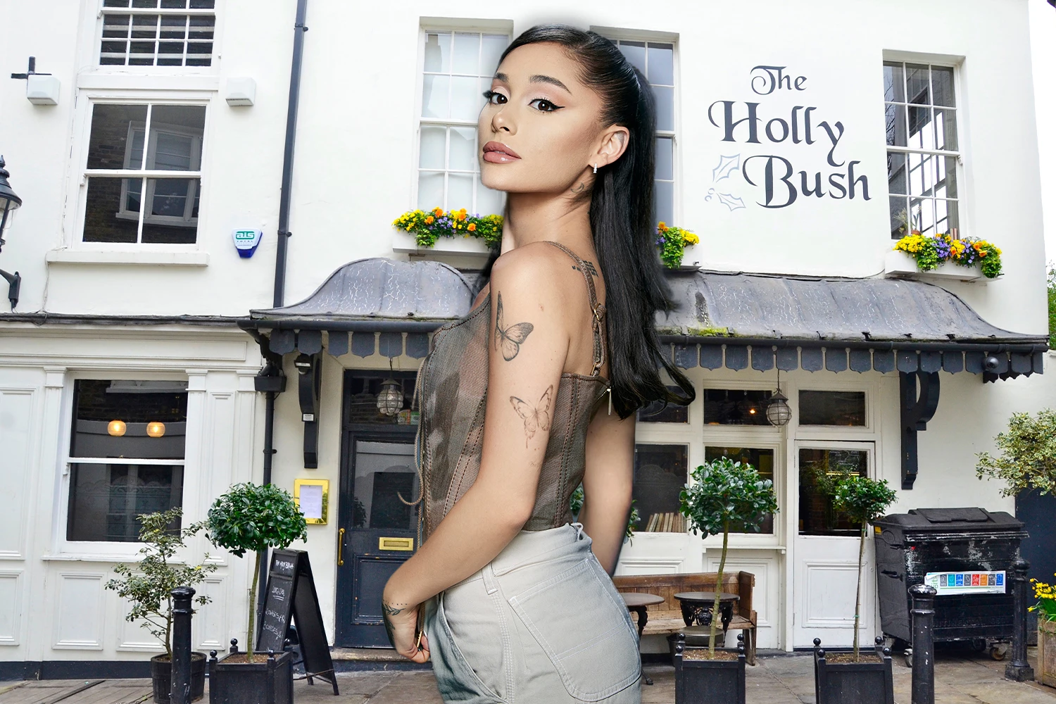 Pub Ariana Grande secretly visited swamped by fans & has 'never been busier'