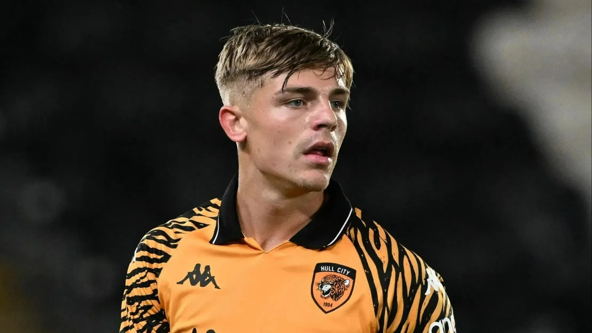 Ex-Man Utd ace set for football return after 14 months as medical booked