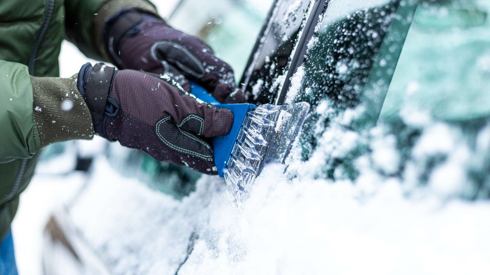 Warning as 25% of Brits make common de-icing mistake insurance won't cover