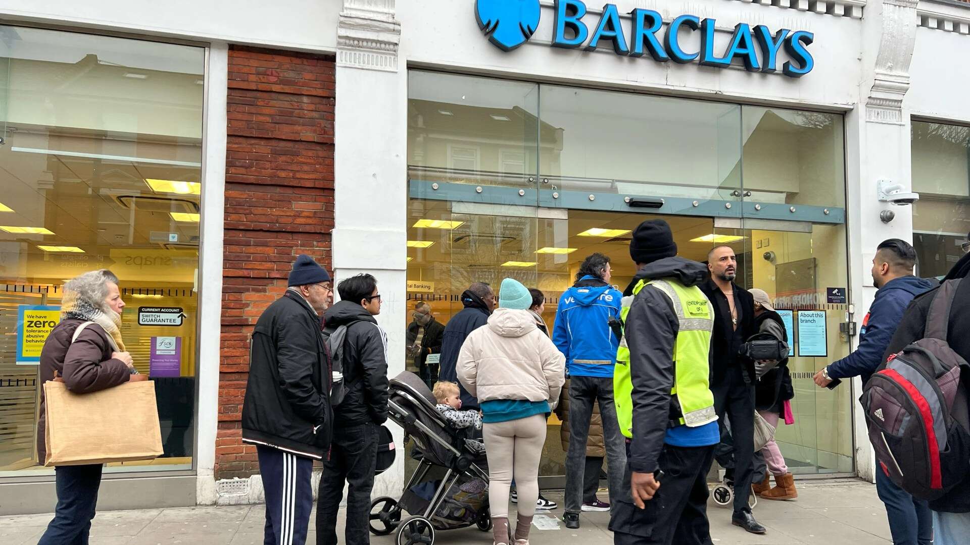 Barclays customers at risk of being overdrawn after taking out “free cash”