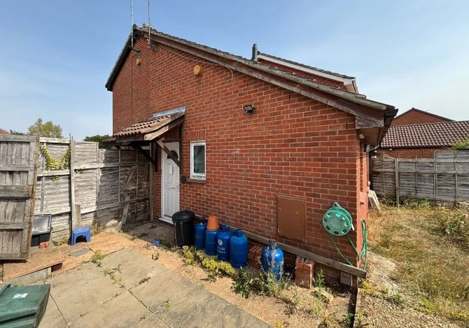 One-bed bungalow on the market for £150k hides VERY disturbing secret inside