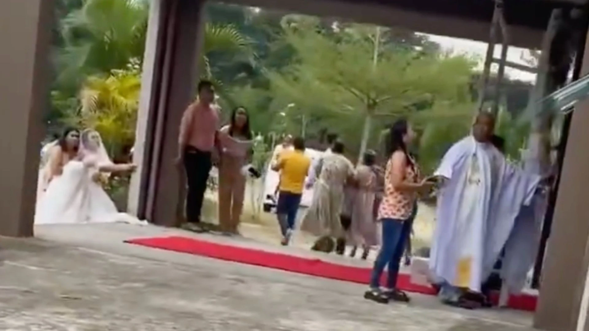 Moment Philippines earthquake strikes as bride is about to walk down aisle
